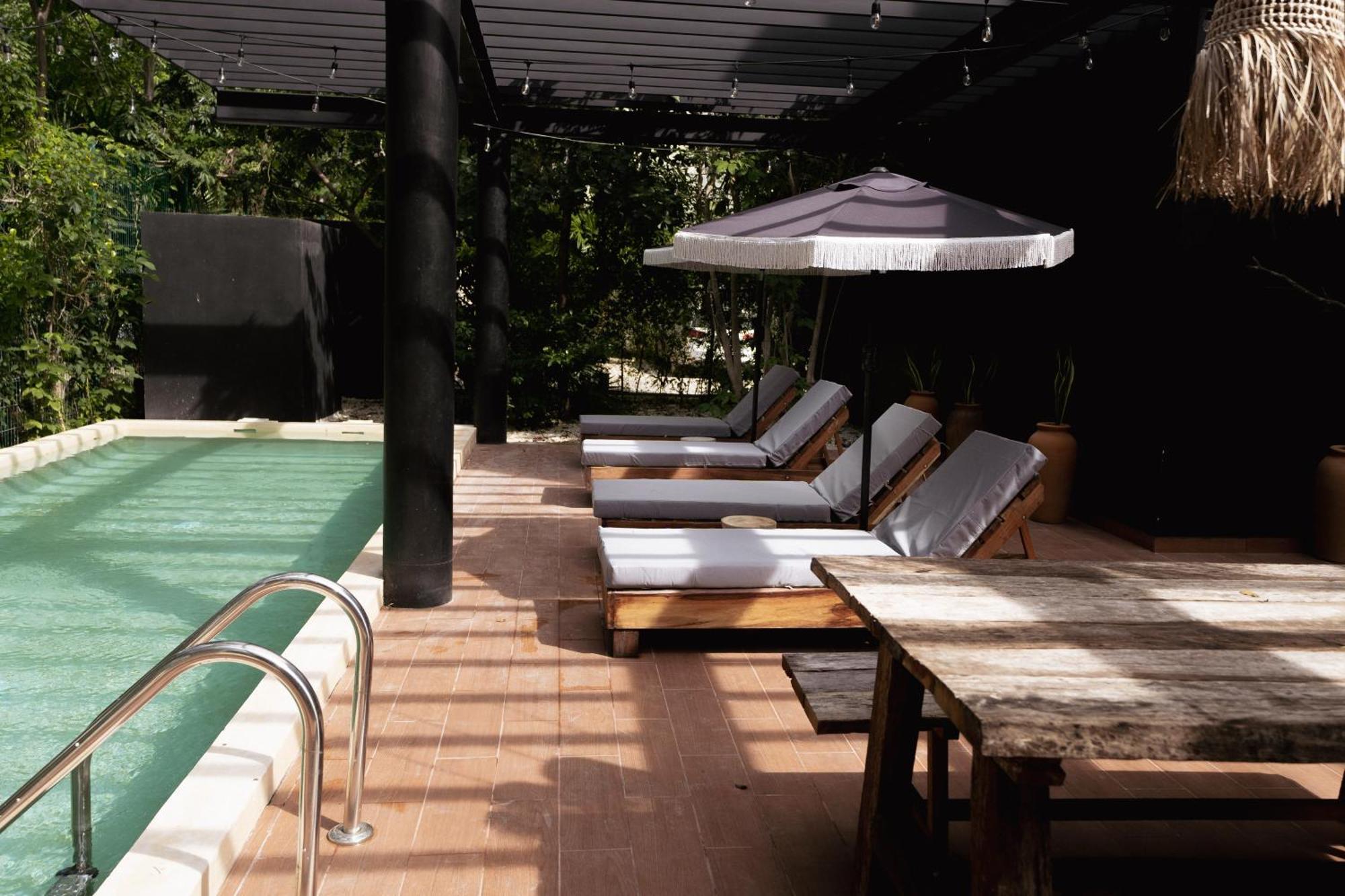 Villa Design Luxury Duo Villas, 24 Pax, 5 Pools & 2 Rooftops, Bbq, Near *