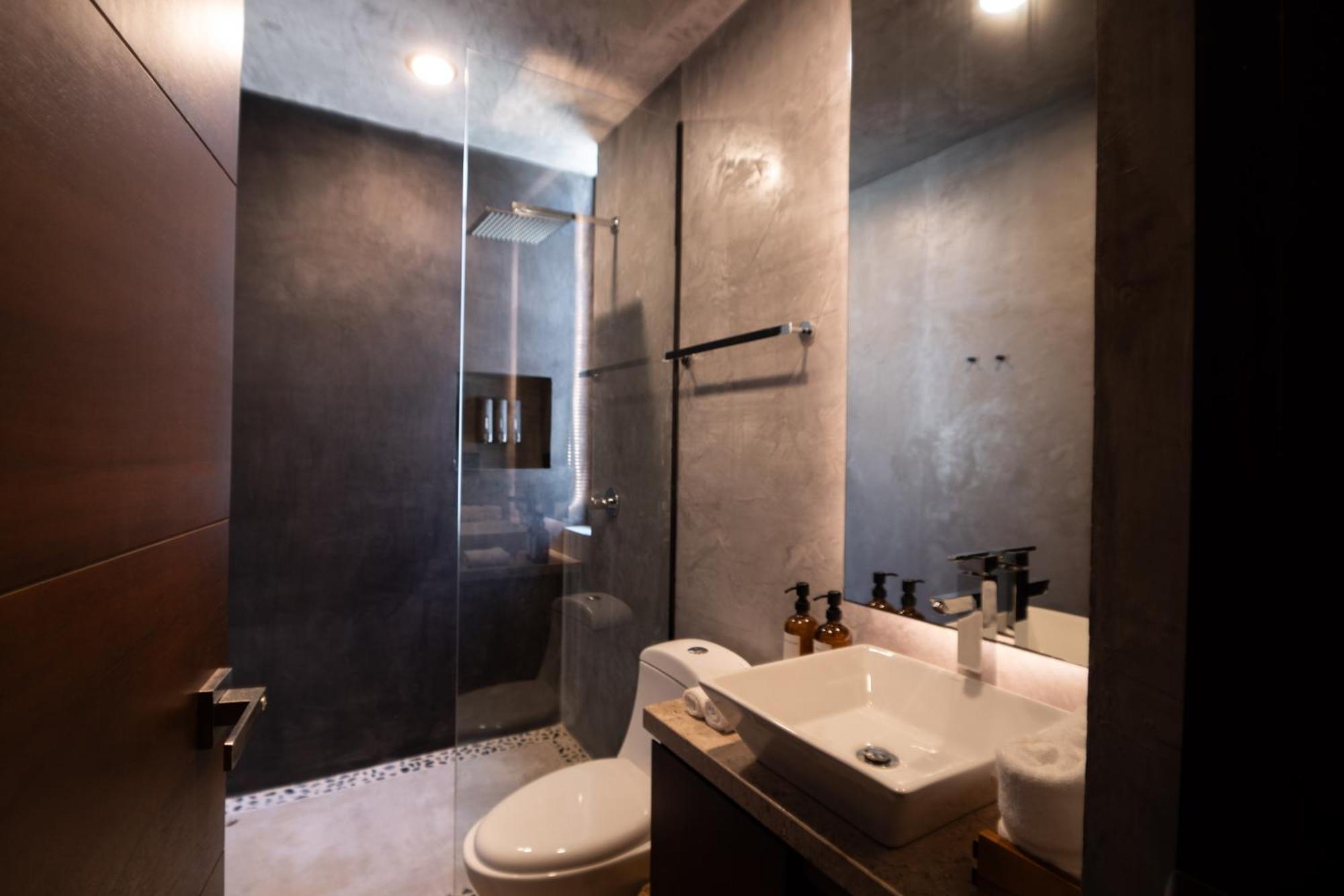 Villa Design Luxury Duo Villas, 24 Pax, 5 Pools & 2 Rooftops, Bbq, Near Tulum