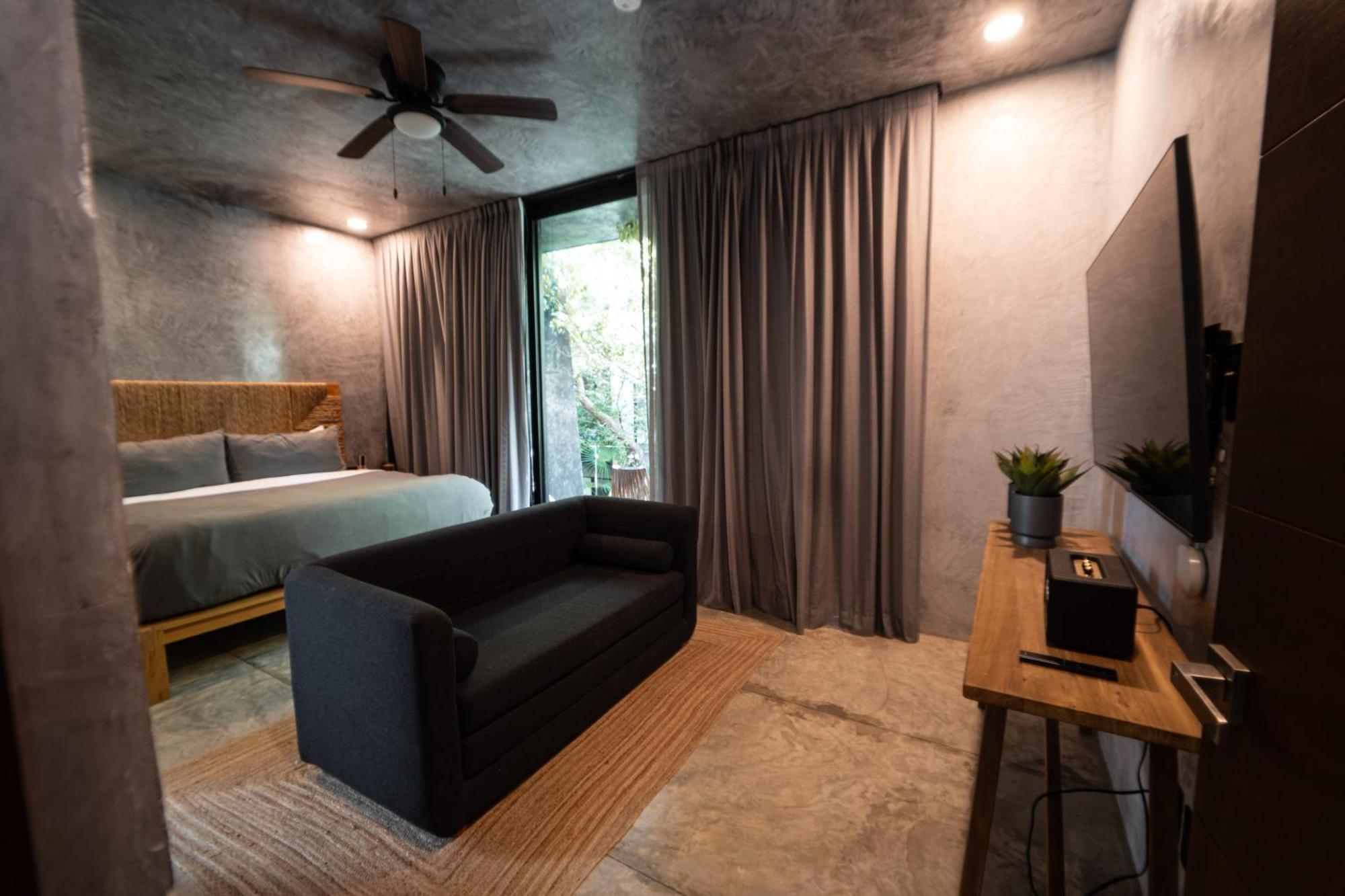 Villa Design Luxury Duo Villas, 24 Pax, 5 Pools & 2 Rooftops, Bbq, Near *