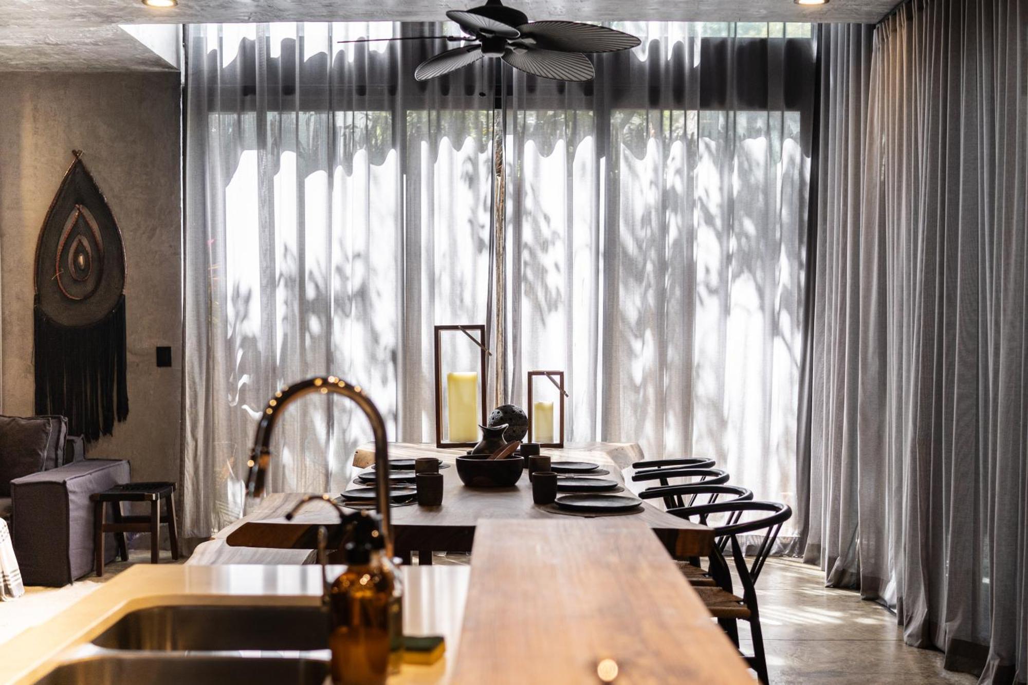 Design Luxury Duo Villas, 24 Pax, 5 Pools & 2 Rooftops, Bbq, Near