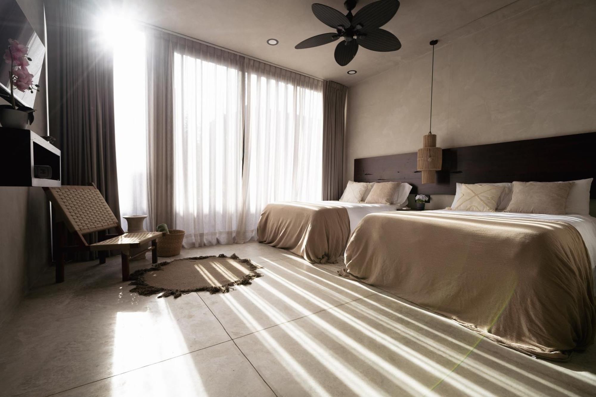 Design Luxury Duo Villas, 24 Pax, 5 Pools & 2 Rooftops, Bbq, Near Villa