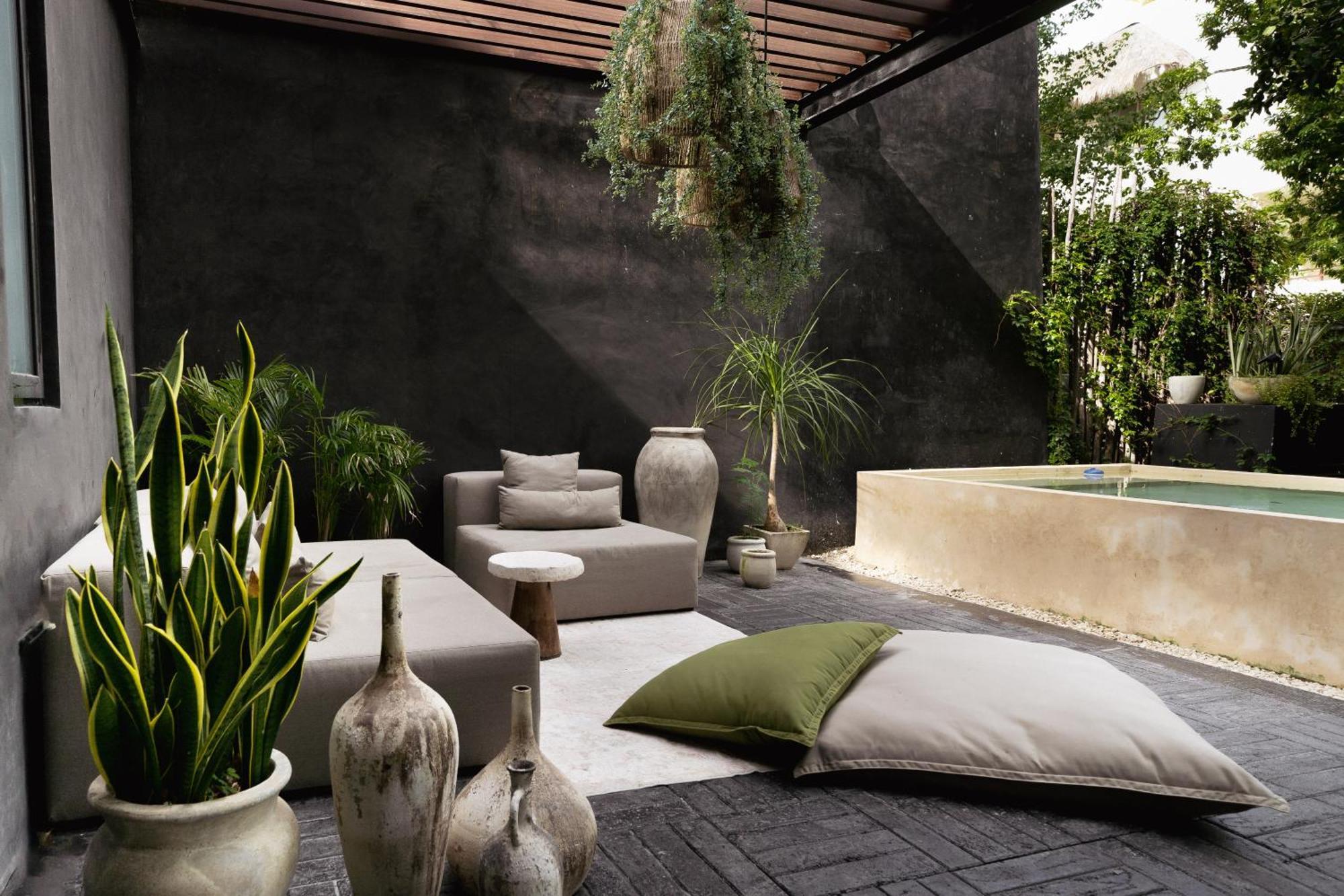 Villa Design Luxury Duo Villas, 24 Pax, 5 Pools & 2 Rooftops, Bbq, Near