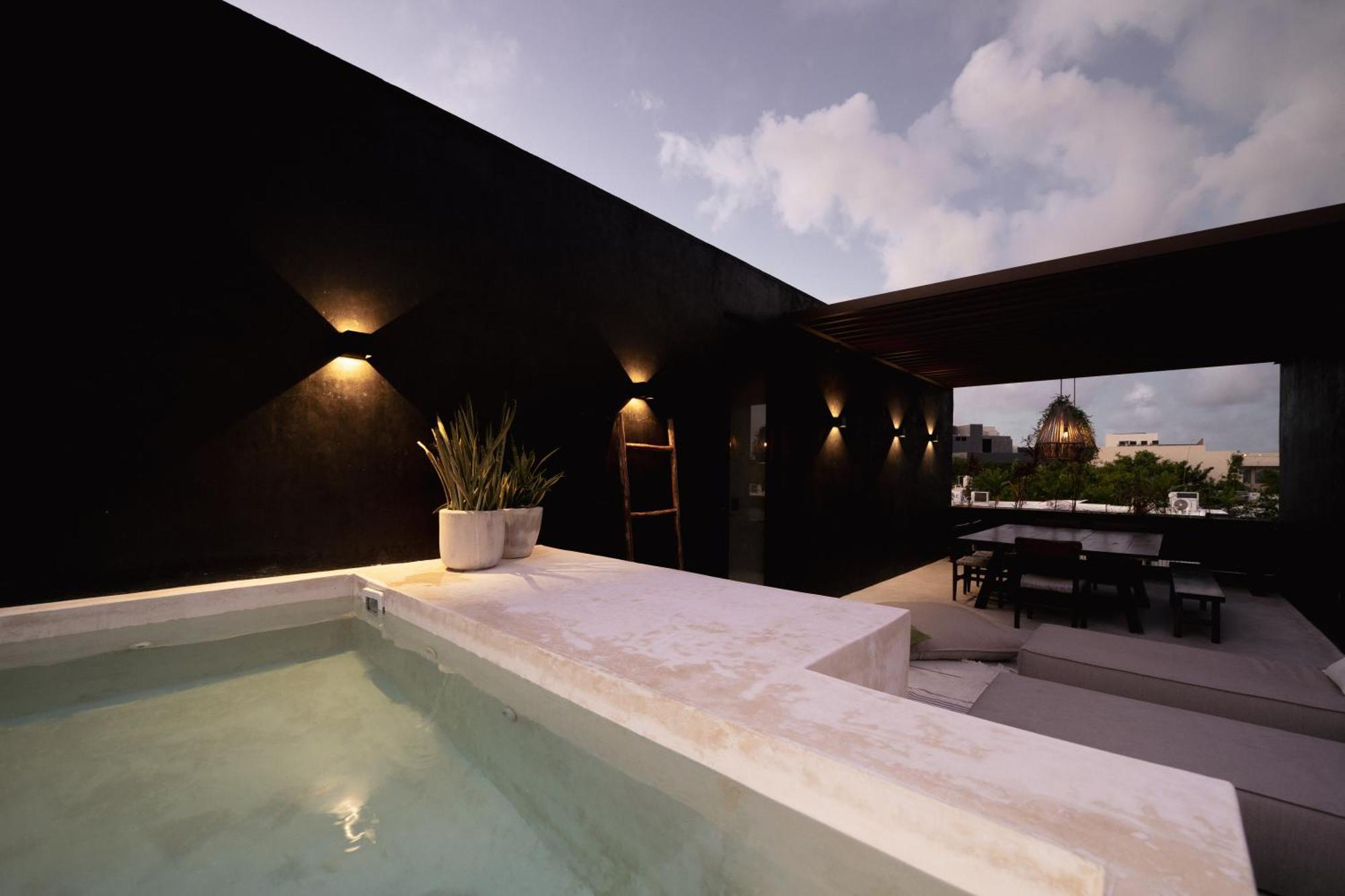 Design Luxury Duo Villas, 24 Pax, 5 Pools & 2 Rooftops, Bbq, Near Villa *
